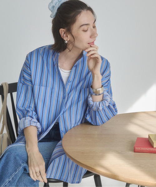 ANGIE（アンジー）の「着丈が選べる オーバーサイズ バンドカラー シャツ / ストライプ / 無地（シャツ/ブラウス・レディース・ブラウン系その他/ブルー系その他/オフホワイト/ブラック/ホワイト系2/ホワイト系1/ライトパープル/ブルー系1/ライム/ライトピンク/ブラウン系1・MT/MEDIUM）」の9枚目の写真