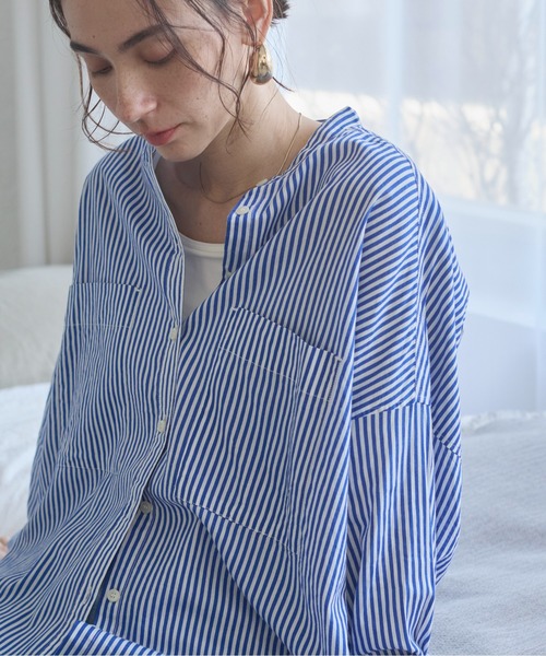 ANGIE（アンジー）の「着丈が選べる オーバーサイズ バンドカラー シャツ / ストライプ / 無地（シャツ/ブラウス・レディース・ブラウン系その他/ブルー系その他/オフホワイト/ブラック/ホワイト系2/ホワイト系1/ライトパープル/ブルー系1/ライム/ライトピンク/ブラウン系1・MT/MEDIUM）」の8枚目の写真