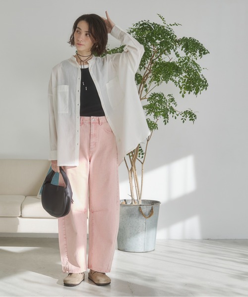 ANGIE（アンジー）の「着丈が選べる オーバーサイズ バンドカラー シャツ / ストライプ / 無地（シャツ/ブラウス・レディース・ブラウン系その他/ブルー系その他/オフホワイト/ブラック/ホワイト系2/ホワイト系1/ライトパープル/ブルー系1/ライム/ライトピンク/ブラウン系1・MT/MEDIUM）」の15枚目の写真