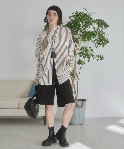 ANGIE（アンジー）の「着丈が選べる オーバーサイズ バンドカラー シャツ / ストライプ / 無地（シャツ/ブラウス・レディース・ブラウン系その他/ブルー系その他/オフホワイト/ブラック/ホワイト系2/ホワイト系1/ライトパープル/ブルー系1/ライム/ライトピンク/ブラウン系1・MT/MEDIUM）」の18枚目の写真