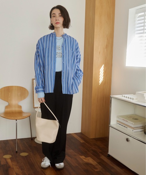 ANGIE（アンジー）の「着丈が選べる オーバーサイズ バンドカラー シャツ / ストライプ / 無地（シャツ/ブラウス・レディース・ブラウン系その他/ブルー系その他/オフホワイト/ブラック/ホワイト系2/ホワイト系1/ライトパープル/ブルー系1/ライム/ライトピンク/ブラウン系1・MT/MEDIUM）」の20枚目の写真