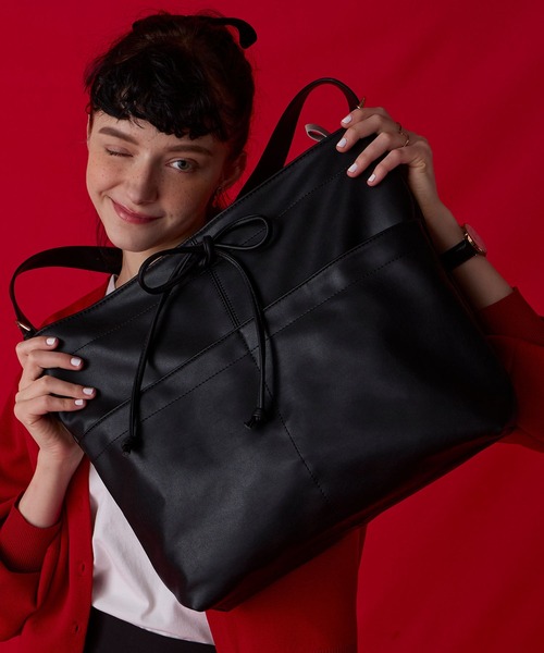 BONLECILL Marche(ボンルシールマルシェ)の「【BONLECILL Marche】《A4収納》リボンホーボーバッグ(ショルダーバッグ・レディース・ベージュ/モカ/ブラック・FREE)」の1枚目の写真