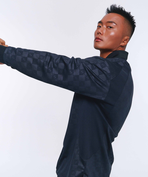 BORN TO WIN（ボーントゥウィン）の「MONOGRAM SOCCER JERSEY [BLACK]（Tシャツ/カットソー・メンズ・その他・1/2/3）」の4枚目の写真