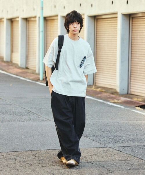 FREAK'S STORE（フリークスストア）の「限定展開 9オンス Heavyweight ビッグシルエット クルーネック ポケットTシャツ/ヘビーウェイト（Tシャツ/カットソー・メンズ・ブラウン/チャコールグレー/ピンク/ホワイト/グレイッシュベージュ/ホワイト系その他/ブラック/ブラック系その他/ネイビー/グレー・LARGE/MEDIUM/SMALL/X-SMALL）」の11枚目の写真