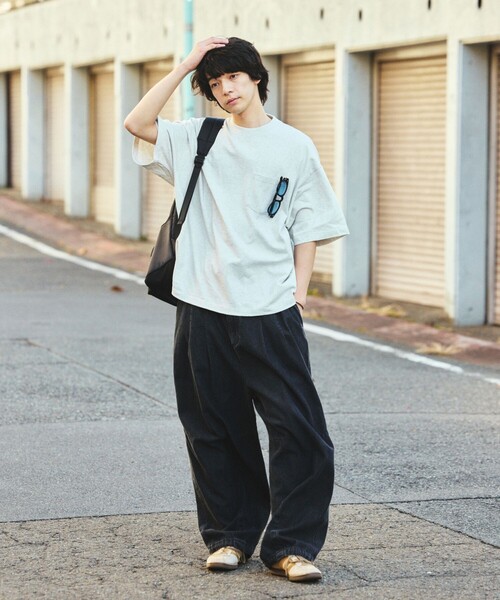 FREAK'S STORE（フリークスストア）の「限定展開 9オンス Heavyweight ビッグシルエット クルーネック ポケットTシャツ/ヘビーウェイト（Tシャツ/カットソー・メンズ・ブラウン/チャコールグレー/ピンク/ホワイト/グレイッシュベージュ/ホワイト系その他/ブラック/ブラック系その他/ネイビー/グレー・LARGE/MEDIUM/SMALL/X-SMALL）」の12枚目の写真