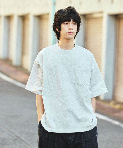 FREAK'S STORE（フリークスストア）の「限定展開 9オンス Heavyweight ビッグシルエット クルーネック ポケットTシャツ/ヘビーウェイト（Tシャツ/カットソー・メンズ・ブラウン/チャコールグレー/ピンク/ホワイト/グレイッシュベージュ/ホワイト系その他/ブラック/ブラック系その他/ネイビー/グレー・LARGE/MEDIUM/SMALL/X-SMALL）」の13枚目の写真