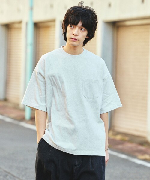 FREAK'S STORE（フリークスストア）の「限定展開 9オンス Heavyweight ビッグシルエット クルーネック ポケットTシャツ/ヘビーウェイト（Tシャツ/カットソー・メンズ・ブラウン/チャコールグレー/ピンク/ホワイト/グレイッシュベージュ/ホワイト系その他/ブラック/ブラック系その他/ネイビー/グレー・LARGE/MEDIUM/SMALL/X-SMALL）」の17枚目の写真