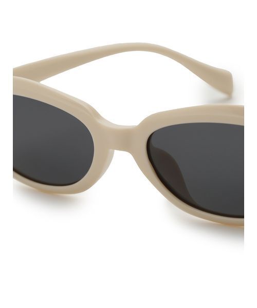 emmi（エミ）の「オーバルキャットアイフレームサングラス（サングラス・レディース・クリア/ブラウン/アイボリー・F）」の7枚目の写真