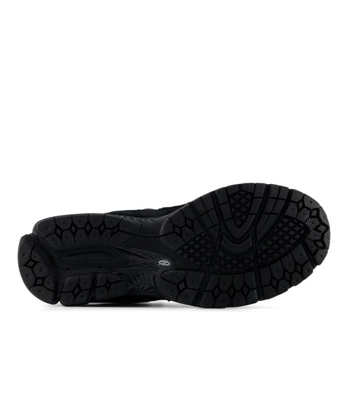 NEW BALANCE(ニューバランス)の「2002R U200278J(スニーカー・メンズ・ブラック・22.5cm/23.0cm/23.5cm/24.0cm/24.5cm/25.0cm/25.5cm/26.0cm/26.5cm/27.0cm/27.5cm/28.0cm/28.5cm/29.0cm/30.0cm)」の7枚目の写真