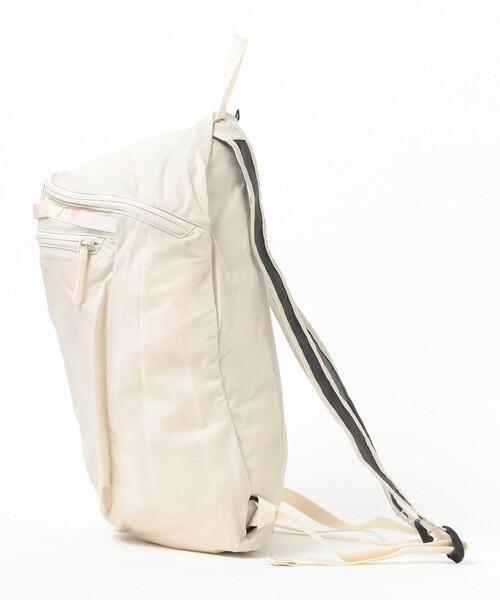 BEAMS BOY(ビームスボーイ)の「ARC'TERYX / Heliad 15 Backpack(トートバッグ・レディース・ホワイト系その他7/オリーブ・ONE SIZE)」の3枚目の写真