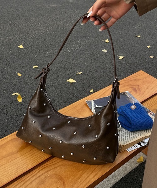 mebole（メボレ）の「Stud Dot Shoulder Bag（ショルダーバッグ・レディース・ブラック/ブラウン/ホワイト・FREE）」の14枚目の写真