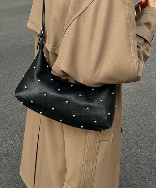 mebole（メボレ）の「Stud Dot Shoulder Bag（ショルダーバッグ・レディース・ブラック/ブラウン/ホワイト・FREE）」の7枚目の写真