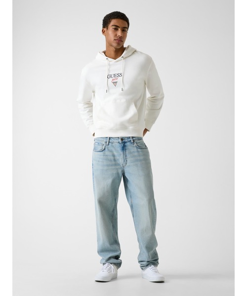 GUESS JEANS(ゲスジーンズ)の「GUESS JEANS Regular Baker Logo Hoodie パーカー(パーカー・メンズ・ホワイト/グレー/ブラック・X-LARGE/LARGE/MEDIUM/SMALL)」の6枚目の写真