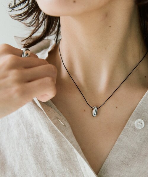 RIVE DROITE（リヴドロワ）の「予約【洗練された印象に】スマートボールコードネックレス（ネックレス・レディース・シルバー/ゴールド・FREE）」の5枚目の写真