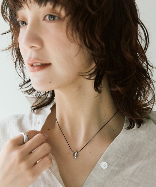 RIVE DROITE（リヴドロワ）の「予約【洗練された印象に】スマートボールコードネックレス（ネックレス・レディース・シルバー/ゴールド・FREE）」の7枚目の写真