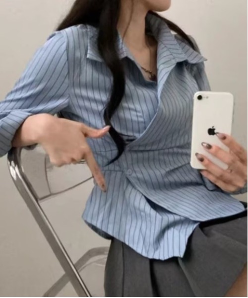 Ritzy(リッツィー)の「長袖ラップブラウス(シャツ/ブラウス・レディース・ブルー/ホワイト・LARGE/MEDIUM)」の3枚目の写真