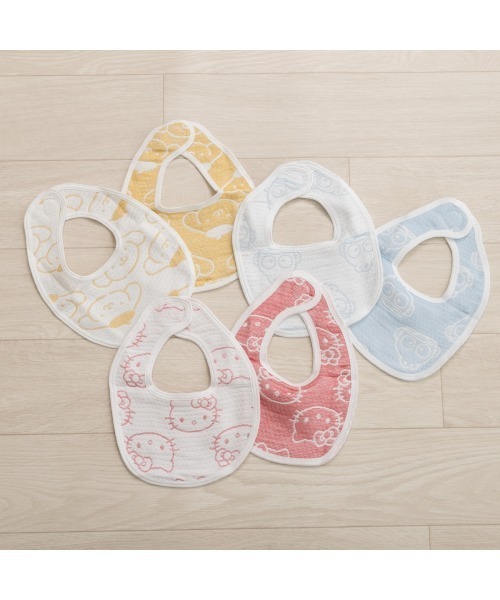 sanrio（サンリオ）の「SANRIO サンリオ 多重織ガーゼスタイ２枚組（スタイ/よだれかけ・キッズ・ブルー/イエロー/レッド・FREE）」の4枚目の写真