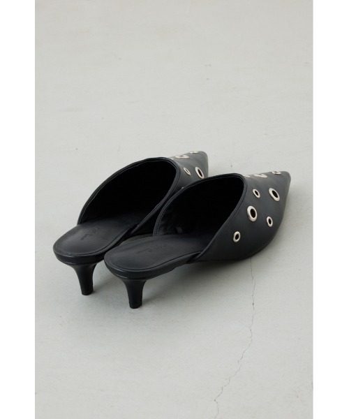 AZUL by moussy(アズールバイマウジー)の「ハトメデザインミュール 靴(サンダル・レディース・キャメル/ブラック・LARGE/MEDIUM/SMALL)」の7枚目の写真