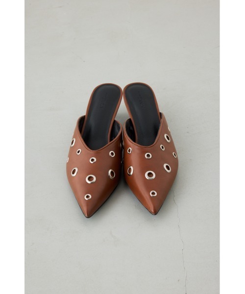 AZUL by moussy(アズールバイマウジー)の「ハトメデザインミュール 靴(サンダル・レディース・キャメル/ブラック・LARGE/MEDIUM/SMALL)」の17枚目の写真