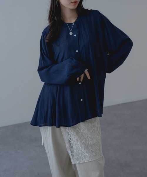 refinedworks（リファインドワークス）の「【refinedworks】フロントギャザーフレアブラウス（シャツ/ブラウス・レディース・ネイビー/グリーン/ホワイト・FREE）」の3枚目の写真