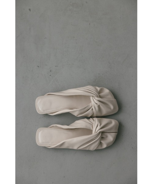 STYLEMIXER（スタイルミキサー）の「ツイストミュール（サンダル・レディース・アイボリー/ブラック・LARGE/MEDIUM/SMALL）」の4枚目の写真