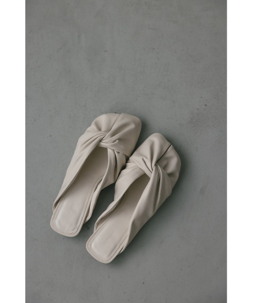 STYLEMIXER（スタイルミキサー）の「ツイストミュール（サンダル・レディース・アイボリー/ブラック・LARGE/MEDIUM/SMALL）」の5枚目の写真