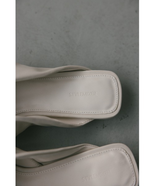 STYLEMIXER（スタイルミキサー）の「ツイストミュール（サンダル・レディース・アイボリー/ブラック・LARGE/MEDIUM/SMALL）」の12枚目の写真