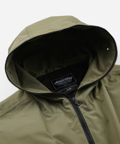 FRIZMWORKS(フリズムワークス)の「MICRO RIPSTOP ANORAK _ LIGHT OLIVE(ナイロンジャケット・メンズ・その他・SMALL/MEDIUM/LARGE/X-LARGE)」の4枚目の写真
