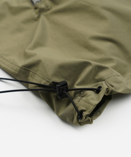 FRIZMWORKS(フリズムワークス)の「MICRO RIPSTOP ANORAK _ LIGHT OLIVE(ナイロンジャケット・メンズ・その他・SMALL/MEDIUM/LARGE/X-LARGE)」の6枚目の写真
