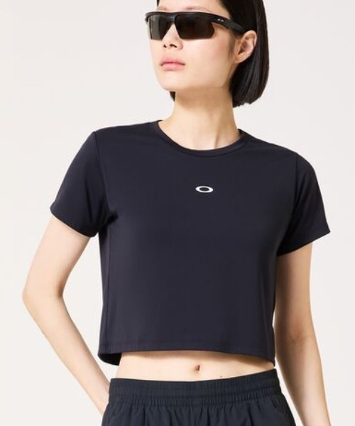 OAKLEY（オークリー）の「オークリー  RADIANT ESSENTIAL CROPPED TEE 11.0（Tシャツ/カットソー・レディース・ブラック/サンドグレー/ブルー・M/L）」の2枚目の写真