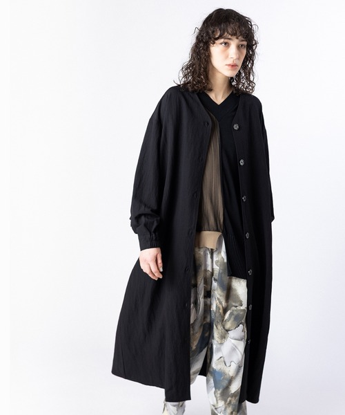 OSMOSIS(オズモーシス)の「バックギャザーライトコート(その他アウター・レディース・アイボリー/ブラック/ブルー・ONE SIZE)」の1枚目の写真