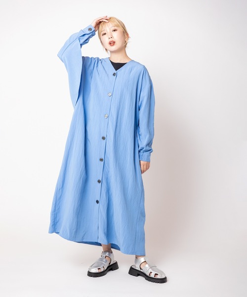 OSMOSIS(オズモーシス)の「バックギャザーライトコート(その他アウター・レディース・アイボリー/ブラック/ブルー・ONE SIZE)」の4枚目の写真