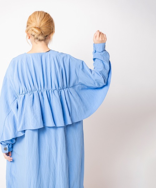 OSMOSIS(オズモーシス)の「バックギャザーライトコート(その他アウター・レディース・アイボリー/ブラック/ブルー・ONE SIZE)」の8枚目の写真