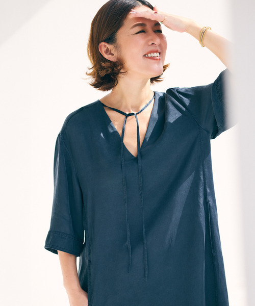 martinique(マルティニーク)の「《コラボ》大草直子さん×martinique Vネックナローワンピース(ワンピース・レディース・カーキ・FREE)」の2枚目の写真