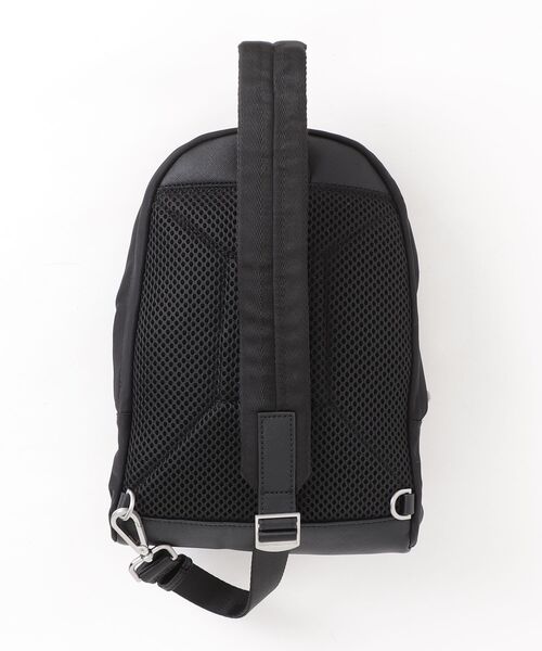 Guess（ゲス）の「MILANO Backpack Crossbody ショルダーバッグ ボディバッグ メンズバッグ（ショルダーバッグ・メンズ・ブラック・ONE SIZE）」の5枚目の写真