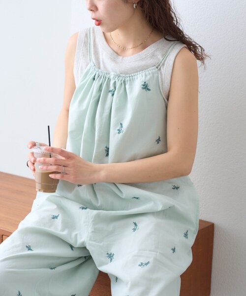 CIAOPANIC TYPY（チャオパニックティピー）の「【Aguni】刺繍キャミサロペット（サロペット/オーバーオール・レディース・ブラック/グリーン・ONE SIZE）」の3枚目の写真