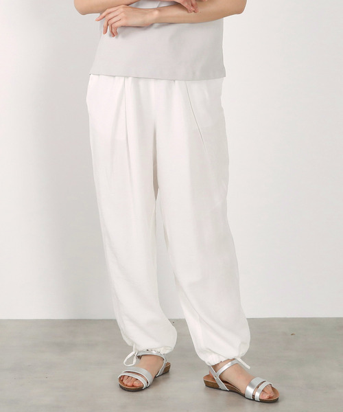 LOGEMENT DE CLAIRE(ロジュモンドクレール)の「【LOURMARIN】レーヨン麻ギャザーバレルパンツ(その他パンツ・レディース・ホワイト/ライトベージュ/ベージュ/スミクロ・FREE)」の2枚目の写真