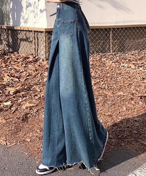 REBALANCE(リバランス)の「ワイドフレアデニムパンツ(デニムパンツ・レディース・A・MEDIUM/LARGE/X-LARGE)」の3枚目の写真