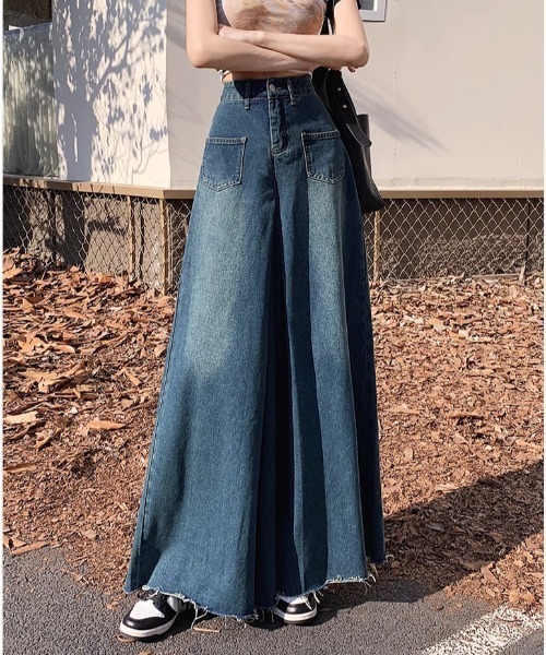 REBALANCE(リバランス)の「ワイドフレアデニムパンツ(デニムパンツ・レディース・A・MEDIUM/LARGE/X-LARGE)」の4枚目の写真