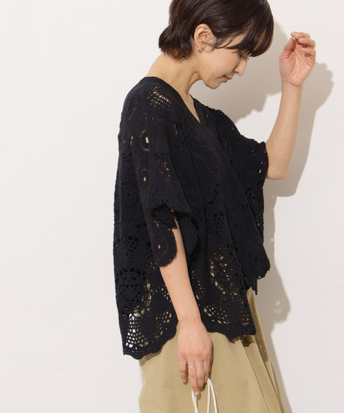 Torrazzo Donna(トラッゾドンナ)の「《WEB限定追加》【TORRAZZO DONNA/トラッゾドンナ】クロシェポンチョ(ニット/セーター・レディース・ブラック/ホワイト・FREE)」の17枚目の写真