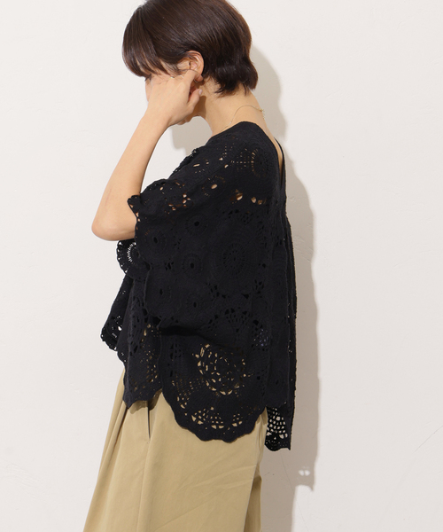 Torrazzo Donna(トラッゾドンナ)の「《WEB限定追加》【TORRAZZO DONNA/トラッゾドンナ】クロシェポンチョ(ニット/セーター・レディース・ブラック/ホワイト・FREE)」の18枚目の写真