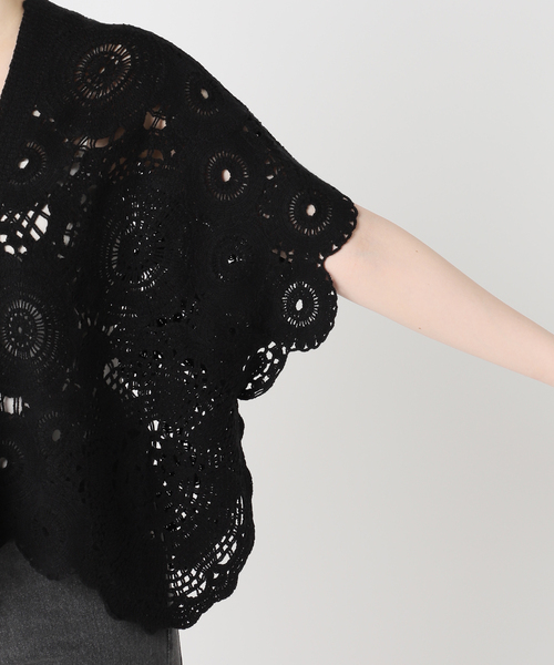 Torrazzo Donna(トラッゾドンナ)の「《WEB限定追加》【TORRAZZO DONNA/トラッゾドンナ】クロシェポンチョ(ニット/セーター・レディース・ブラック/ホワイト・FREE)」の5枚目の写真