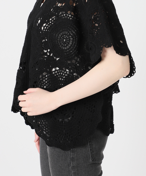 Torrazzo Donna(トラッゾドンナ)の「《WEB限定追加》【TORRAZZO DONNA/トラッゾドンナ】クロシェポンチョ(ニット/セーター・レディース・ブラック/ホワイト・FREE)」の6枚目の写真