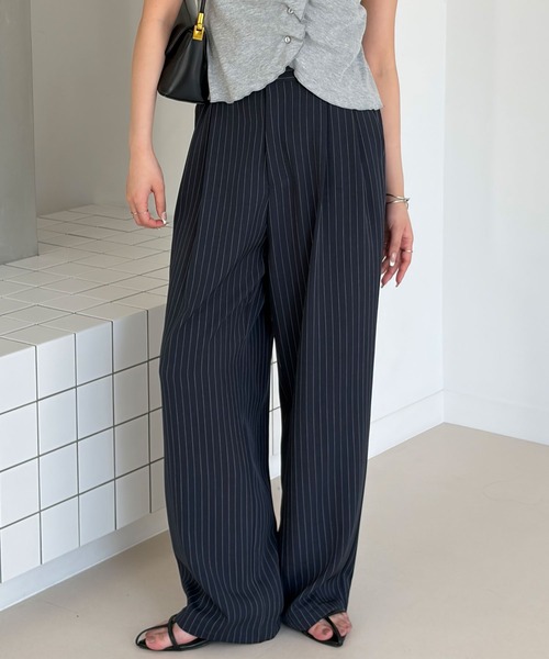 muet.（ミュエ）の「ダブルタックボリュームストライプスラックスパンツ（スラックス・レディース・ネイビー/グレー・MEDIUM/LARGE）」の6枚目の写真