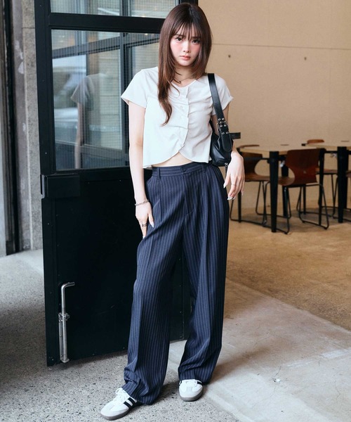 muet.（ミュエ）の「ダブルタックボリュームストライプスラックスパンツ（スラックス・レディース・ネイビー/グレー・MEDIUM/LARGE）」の4枚目の写真