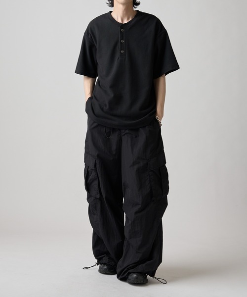 Lui's(ルイス)の「ヘンリーネックビッグTシャツ(Tシャツ/カットソー・メンズ・ブラック/グレイッシュベージュ/ホワイト・FREE)」の16枚目の写真