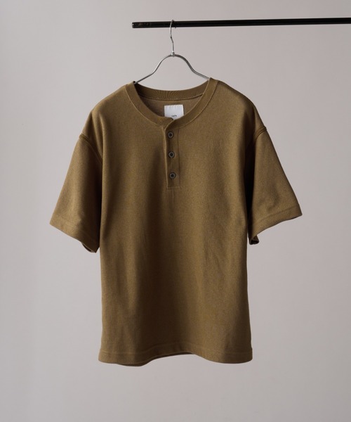 Lui's(ルイス)の「ヘンリーネックビッグTシャツ(Tシャツ/カットソー・メンズ・ブラック/グレイッシュベージュ/ホワイト・FREE)」の9枚目の写真