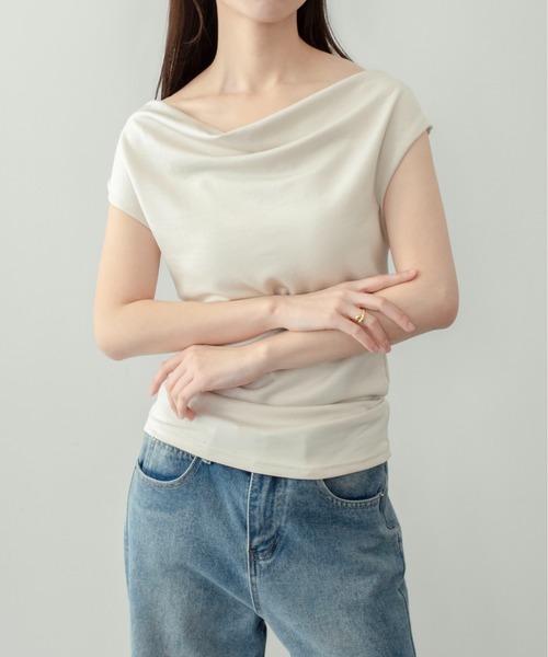 on:nue（オンニュ）の「【on:nue】[着用動画あり！] ドレープネックリボントップス /2026 SS COLLECTION（Tシャツ/カットソー・レディース・イエロー系その他/アイボリー/ブラック・FREE）」の5枚目の写真