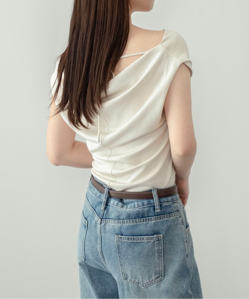 on:nue（オンニュ）の「【on:nue】[着用動画あり！] ドレープネックリボントップス /2026 SS COLLECTION（Tシャツ/カットソー・レディース・イエロー系その他/アイボリー/ブラック・FREE）」の20枚目の写真