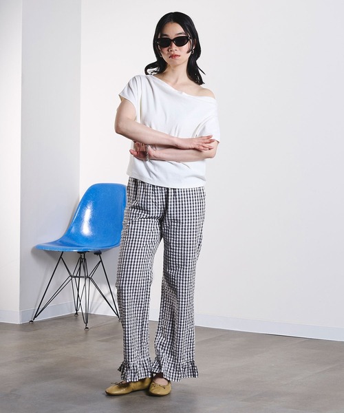 ROSE BUD(ローズバッド)の「OFF SHOULDER TOP(Tシャツ/カットソー・レディース・レッド/ホワイト/ブラック・ONE SIZE)」の7枚目の写真